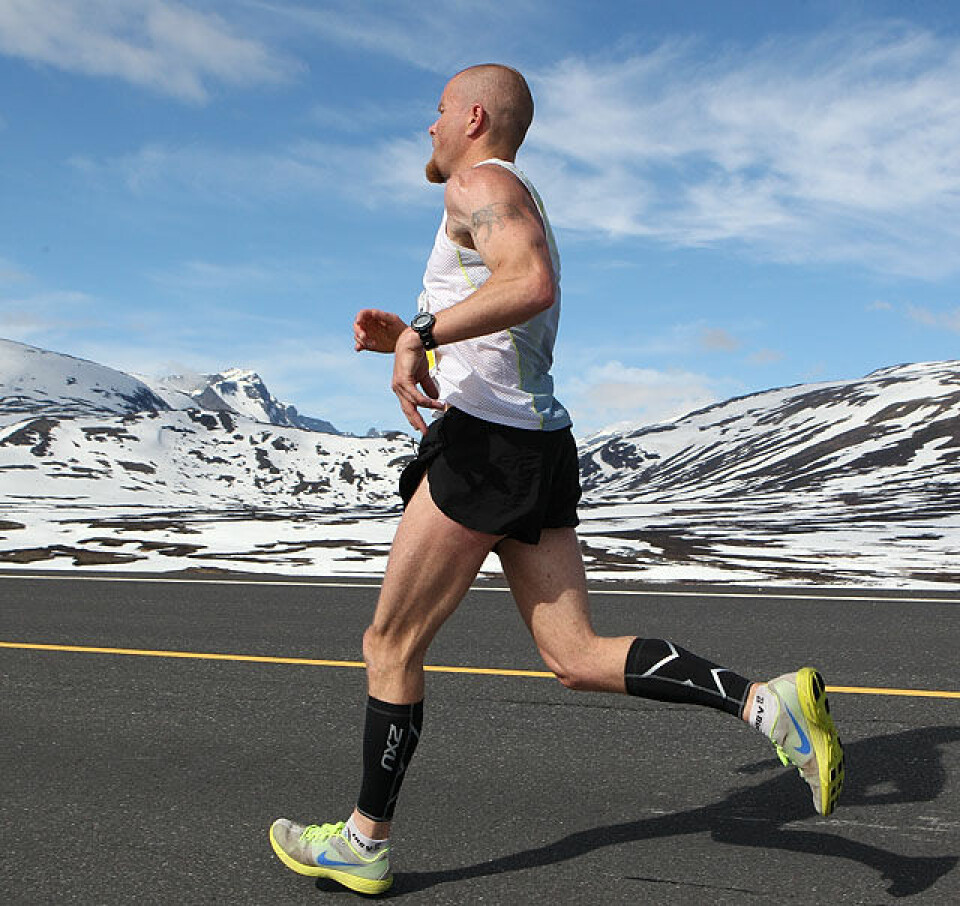 Fjellmaraton fra start til mål med 98 solskinnsbilder! Paul_Raystrick_vid_mot_vest_A20G5047.jpg