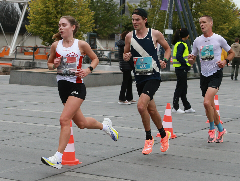 Mange aldersklassevinnere på halvmaraton i Oslo Tjuvholmen_Emilie_Moe_nr1_U23_302Ole_Kr_Soerland_3_50-54_AZ3T7648.jpg