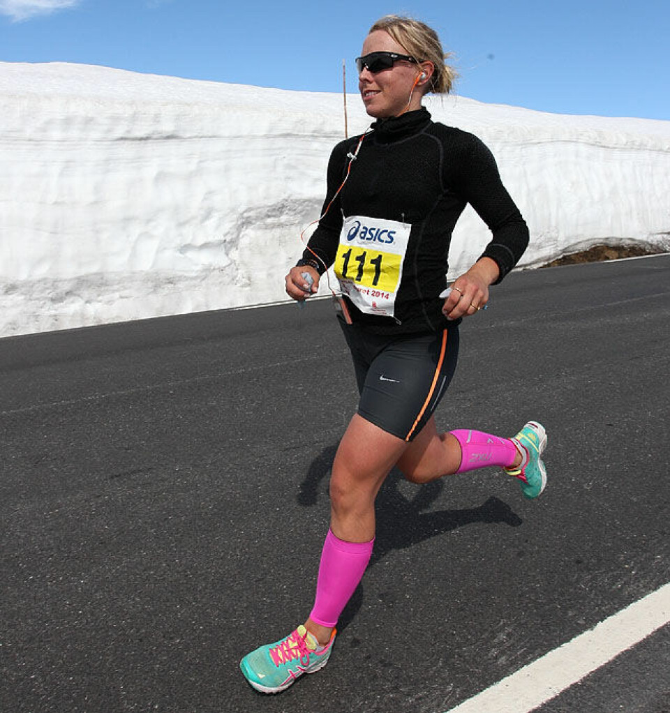 Fjellmaraton fra start til mål med 98 solskinnsbilder! Line_Mari_Langseth_vid_snebre_A20G6136.jpg