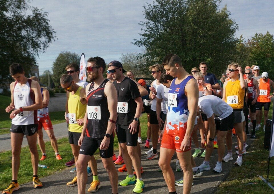 22 løpere stod klare for 5 km, 27 for 10 km og 19 for halvmaraton denne søndag formiddagen på Eidsvoll. (Foto: Bjørn Saksberg/Perseløpet) 22 løpere stod er klare for 5 km, 27 for 10 km og 19 for halvmaraton denne søndag formiddagen på Eidsvoll. (Foto: Bjørn Saksberg/Perseløpet)