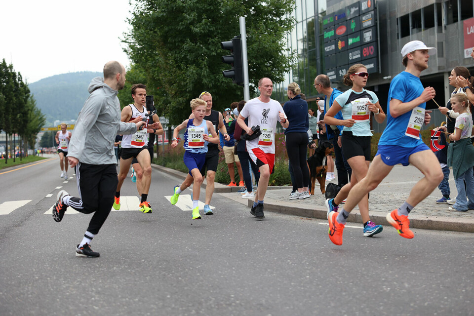Senay Fissehatsion vant både 5 km og halvmaraton i Drammen per-august-underveis.jpg