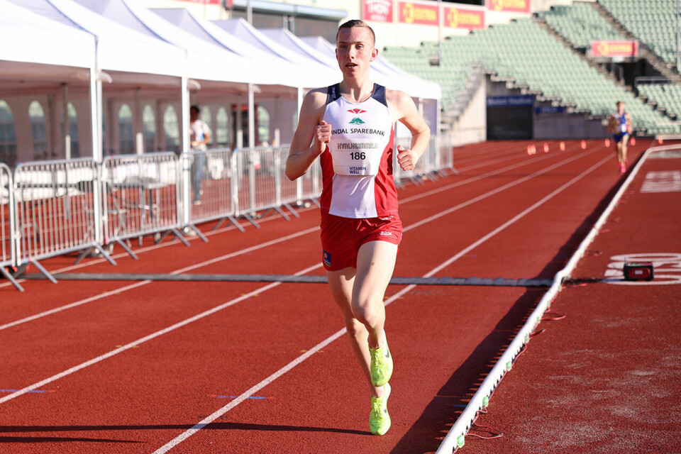 Magnus Øyen imponerte da han vant Kvalheimmila med ny aldersrekord for 16-åringer. 14.17,51 på 5000 meter. (Foto: Tom-Arild Hansen) Magnus Øyen imponerte da han vant Kvalheimmila med ny aldersrekord for 16-åringer. 14.17,51 på 5000 meter. (Foto: Tom-Arild Hansen)