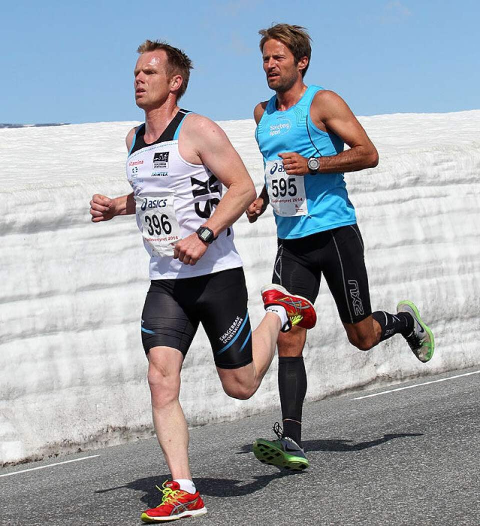 Fjellmaraton fra start til mål med 98 solskinnsbilder! Richard_Larsson_Kjell_R_Botten_vid_A20G5881.jpg