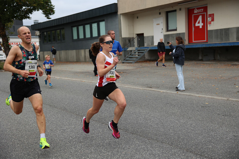Senay Fissehatsion vant både 5 km og halvmaraton i Drammen kvinner-2plass.jpg