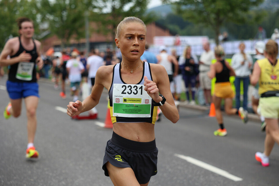 Senay Fissehatsion vant både 5 km og halvmaraton i Drammen kvinner-2plass.jpg