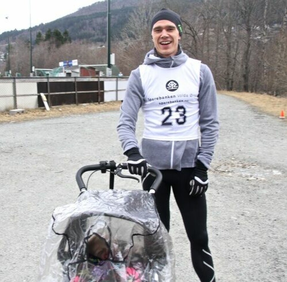 24 løp Rotevatnet Rundt i Volda Bjornar_Hunnes_barnevogn