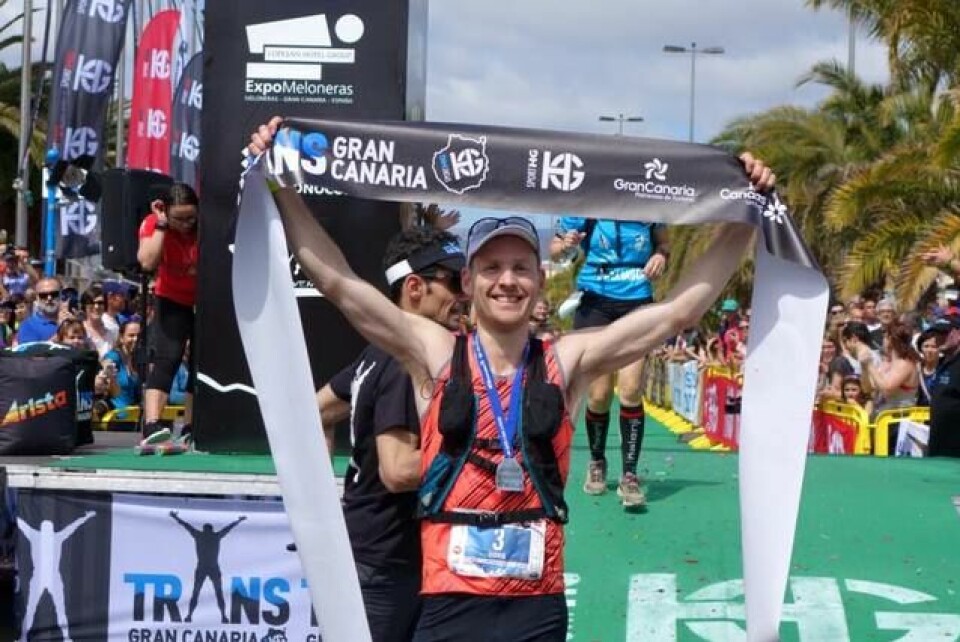 Didrik Hermansen i mål i som førstemann. Foto: iRunFar/Bryon Powell Didrik Hermansen vant TransGranCanaria. Foto: iRunFar/Bryon Powell
