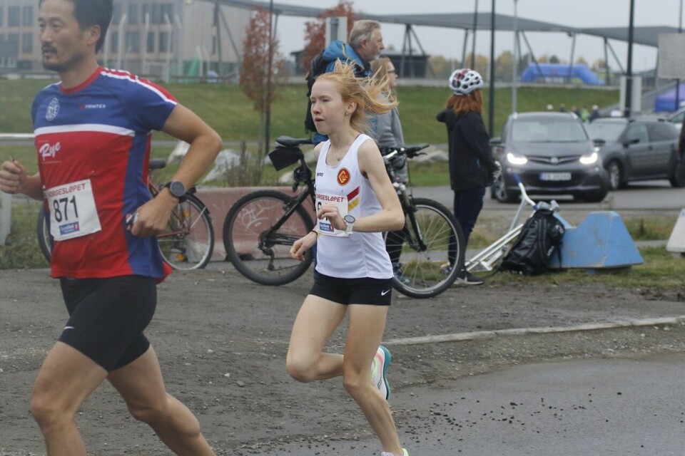 Vienna Søyland Dahle og Marius Vedvik tok NM-titlene på halvmaraton Adele Henriksen.JPG