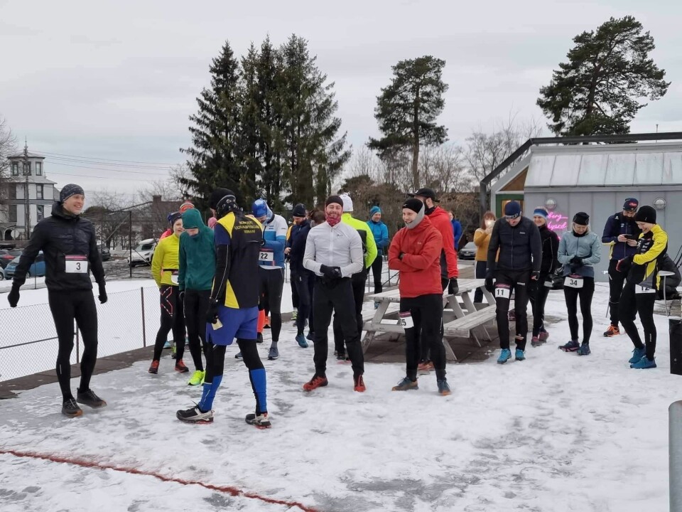 Etter 23 timer på isholka var Håkon last one standing på Ekeberg Start_1_runde_27_startende.jpg