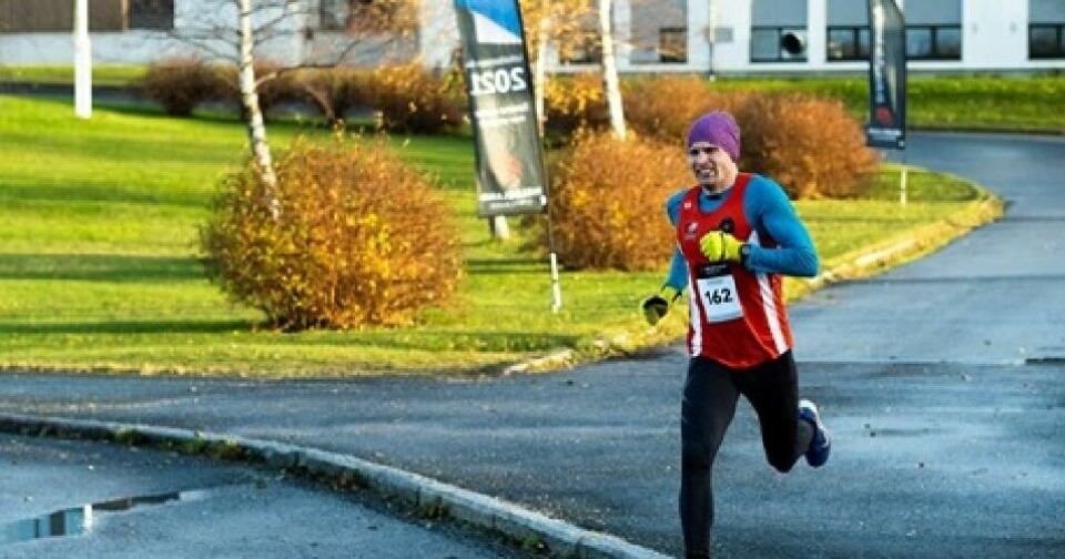 Lasse Blom, Sømna IL løper inn til klart bestetid i Brønnøysund Criterium, årets nest siste løp i Sør-Helgeland løpskarusell (Foto: www.facebook.com/BAnettno/). Lasse Blom, Sømna IL løper inn til klart bestetid i Brønnøysund Criterium, årets nest siste løp i Sør-Helgeland løpskarusell (Foto: www.facebook.com/BAnettno/).