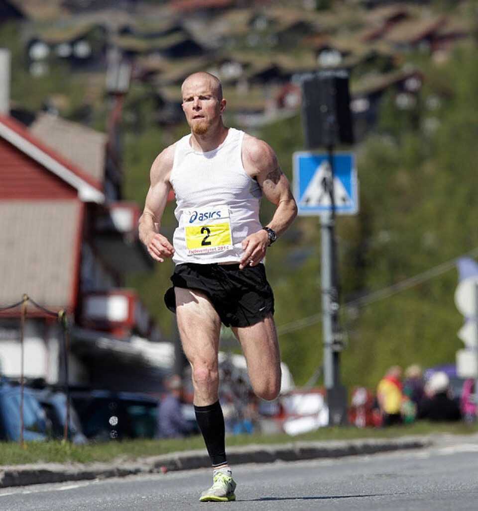 Fjellmaraton fra start til mål med 98 solskinnsbilder! Paul__Raistrick_mot_maal_F6C4967.jpg