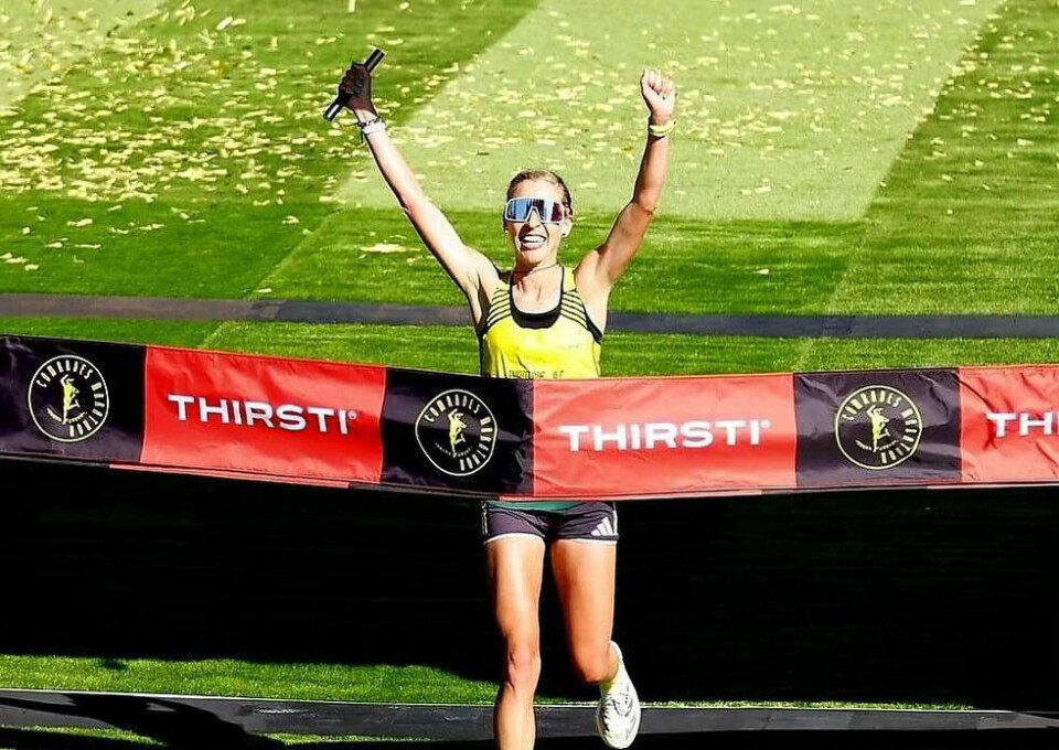 Gerda Steyn kunne juble for løyperekord og sin tredje seier i Comrades Marathon. (Foto: arrangøren) Gerda Steyn kunne juble for løyperekord og sin tredje seier i Comrades Marathon. (Foto: arrangøren)