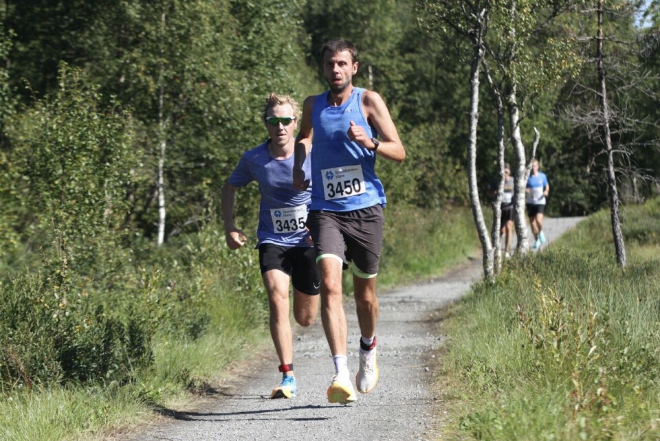 Jodi Brautaset og Håvard Berge vant halvmaraton på Hareid Halv_tet