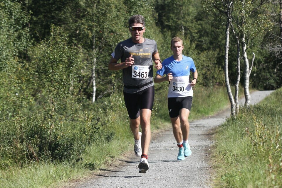 Jodi Brautaset og Håvard Berge vant halvmaraton på Hareid Halv_nest_tet