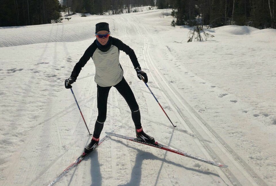 Marthe Katrine Myhre bruker langrennskia i løpetreninga Marthe Katrine Myhre