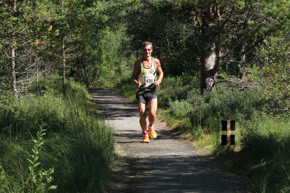 Jodi Brautaset og Håvard Berge vant halvmaraton på Hareid Maraton_Anders_Toesse