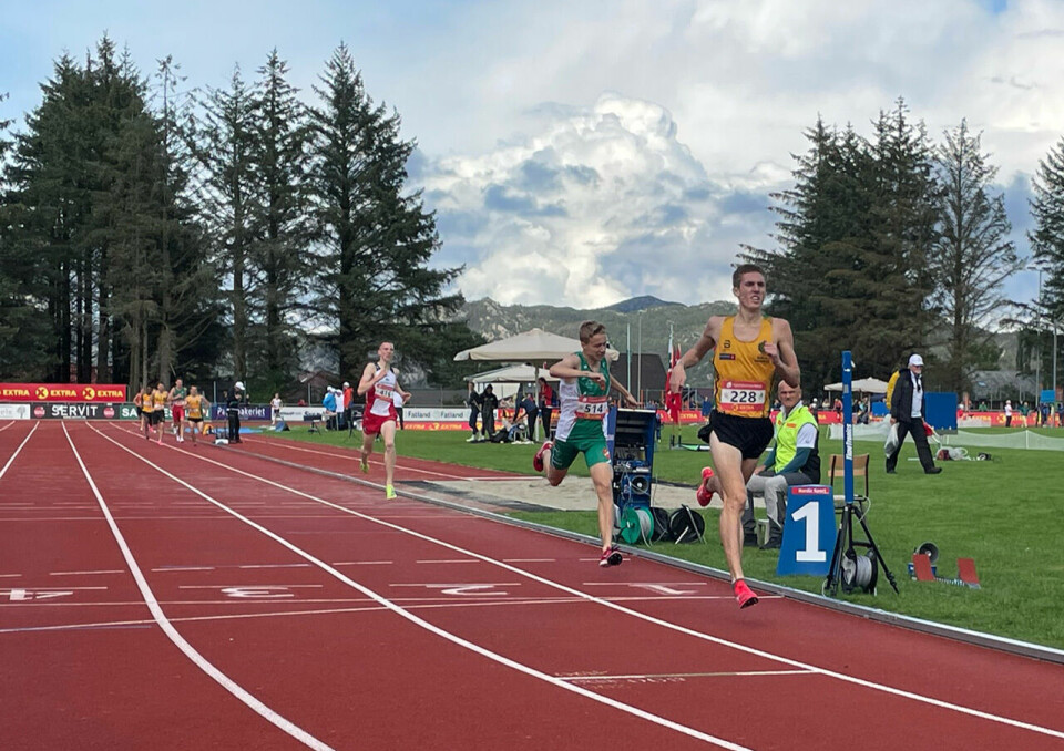 Ibrahim Buras og Andreas Fjeld Halvorsen vant 1500 meter under Junior-NM 1500m MU20 i maal.jpg