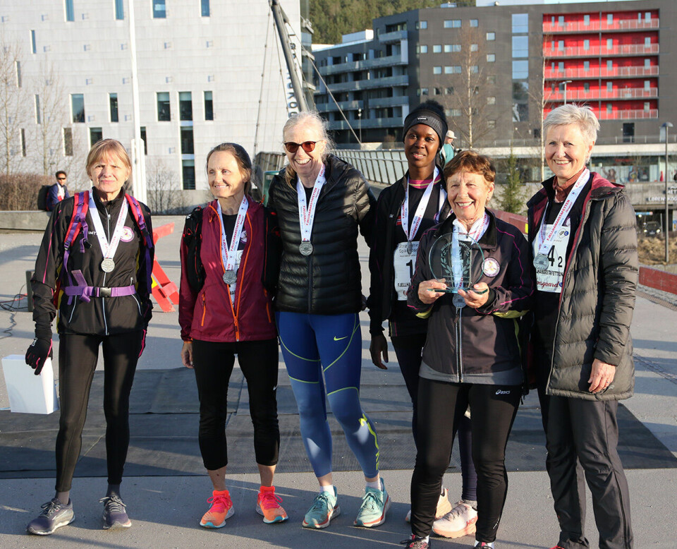 Fjellhamarstafetten – mer enn en test før Holmenkollstafetten Romerike-Runners-veteranlag-kvinner.jpg
