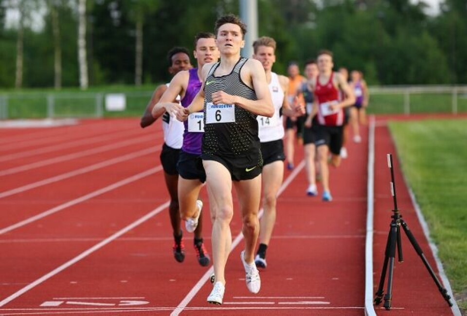 46 av 95 satte pers på UKIs 1500 meter elitestevne UKI-karusellen-2juni2016-1500m-Jake-Wightman (640x433).jpg