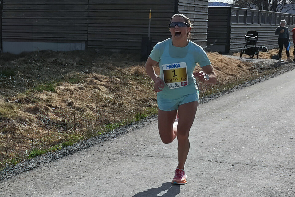 Therese Johaug løp sitt første halvmaratonløp i Grue Halvmaraton 1. mai.(Foto: Rolf Bakken) Therese Johaug løp sitt første halvmaratonløp i Grue Halvmaraton 1. mai.(Foto: Rolf Bakken)