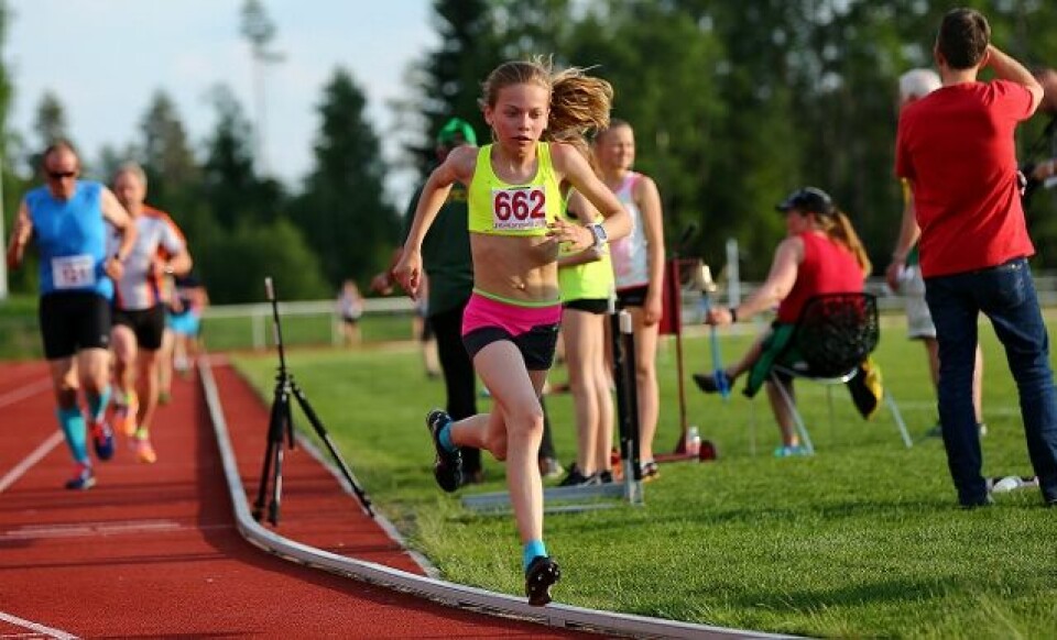 46 av 95 satte pers på UKIs 1500 meter elitestevne UKI-karusellen-2juni2016-1500m-Julie-Hammer (640x387).jpg