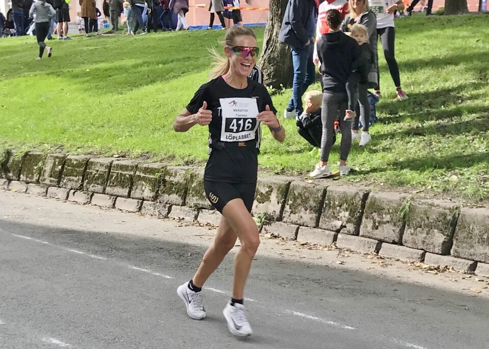 Theresa Lyng-Jørgensen debuterte på marataon og løp med et stort smil om munnen i samtlige 42 kilometer. (Foto: Sol Haugen) Theresa Lyng-Jørgensen debuterte på marataon og løp med et stort smil om munnen i samtlige 42 kilometer. (Foto: Sol Haugen)