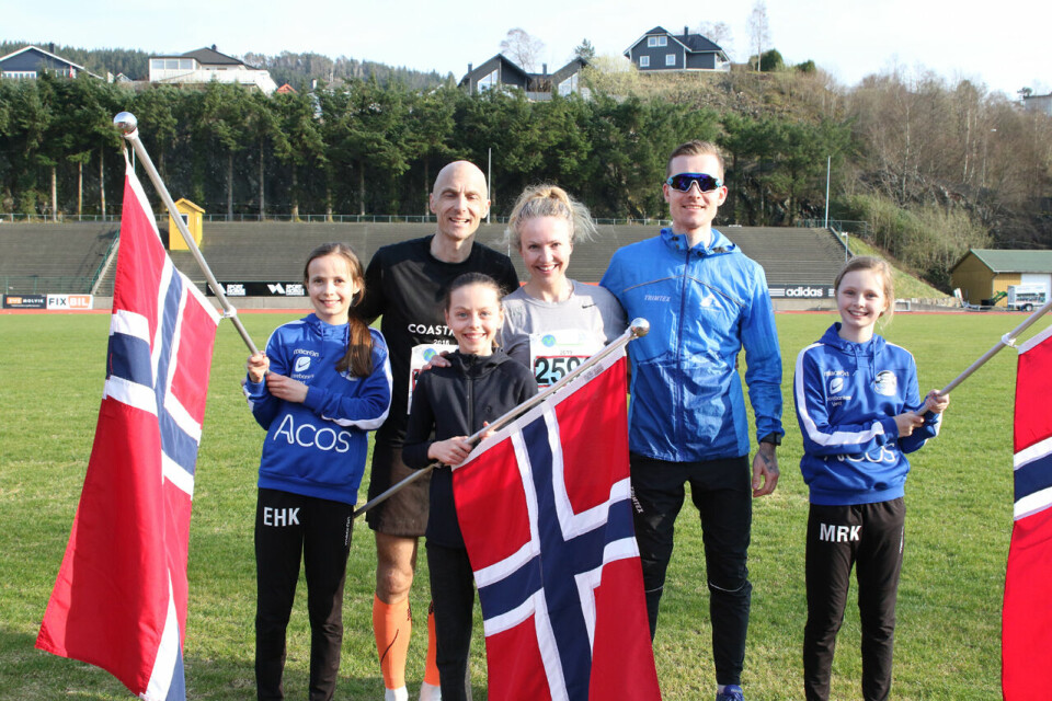 Bergen Ultra med blant annet 63 og 100 km er flyttet ti. 12. desember. Her ser vi bla. fjorårsvinnerne Therese Falk og Stian Andersen. (Foto: Tom Roger Johansen) Bergen Ultra med blant annet 63 og 100 km er flyttet ti. 12. desember. Her ser vi bla. fjorårsvinnerne Therese Falk og Stian Andersen. (Foto: Tom Roger Johansen)