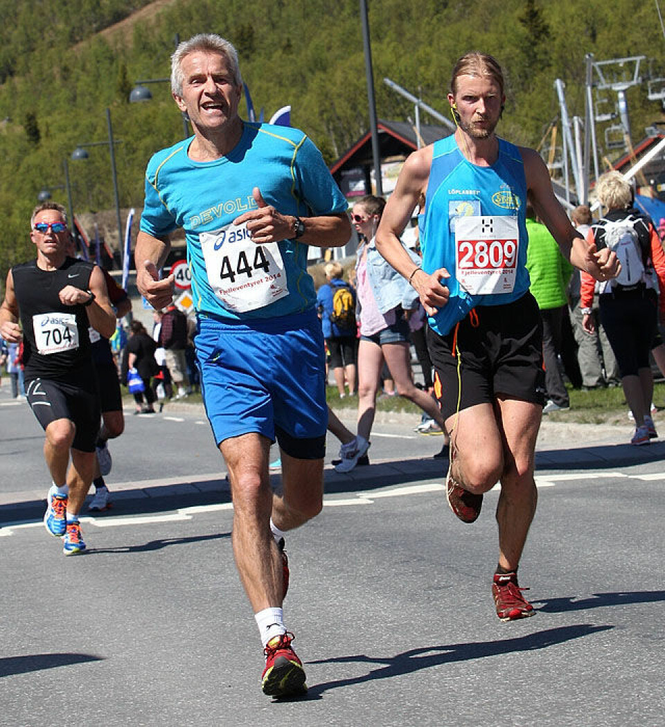 Fjellmaraton fra start til mål med 98 solskinnsbilder! Gjermund_Soerstad_Fjellbukk_A20G7291.jpg