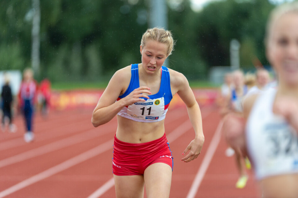 UM 2020: Malin Hoelsveen suveren i J15, Leona Andersen Vedvik vant J16 på 800 meter J15_800m_Heat3_Julia Varsi (11)_DSC9899.jpg