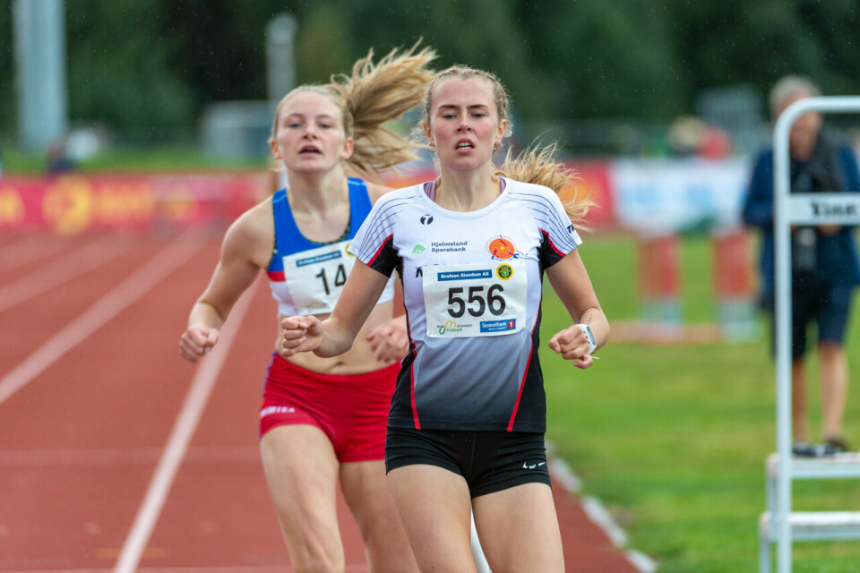 UM 2020: Malin Hoelsveen suveren i J15, Leona Andersen Vedvik vant J16 på 800 meter J15_800m_Heat3_556_DSC9901.jpg