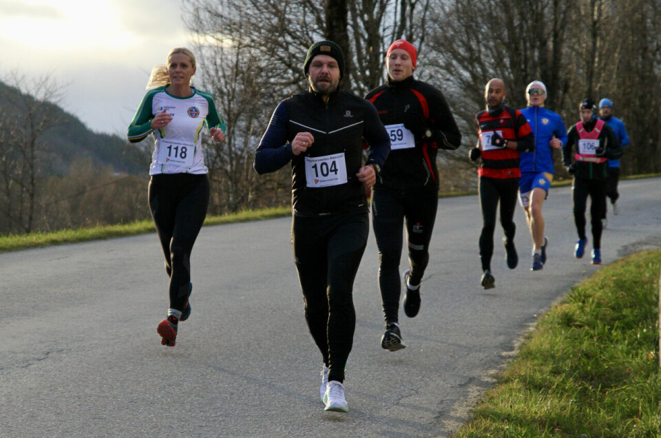 Pangstart for vinterkarusellen i Ålesund 10km_May_Evy_Nesheim_etter2km