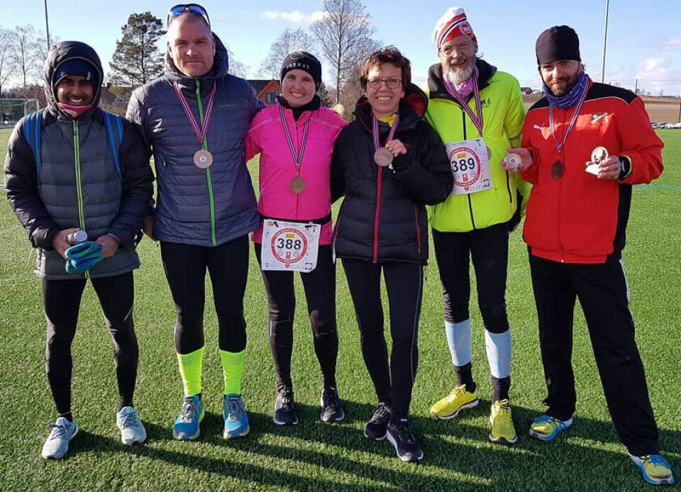 Fra Kråkstad og Jan Billys 6-timers. Vi ser bla. i rosa: Isabel Aarnes og ved siden av henne Marianne Følling og ytterst til høyre Jan Billy Aas. Fra Kråkstad og Jan Billys 6-timers. Vi ser bla. i rosa: Isabel Aarnes og ved siden av henne Marianne Følling og ytterst til høyre Jan Billy Aas.