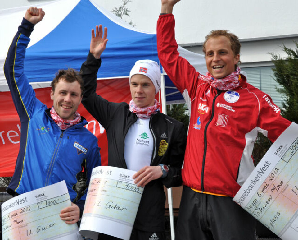 Johan Bugge med vinger opp Fløyen