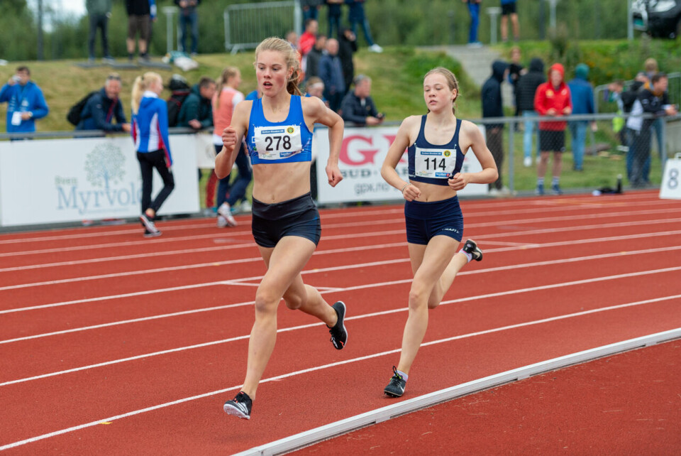 UM 2020: Malin Hoelsveen suveren i J15, Leona Andersen Vedvik vant J16 på 800 meter J15_800m_Heat2_Olivia Opheim (278)_DSC_3292.jpg