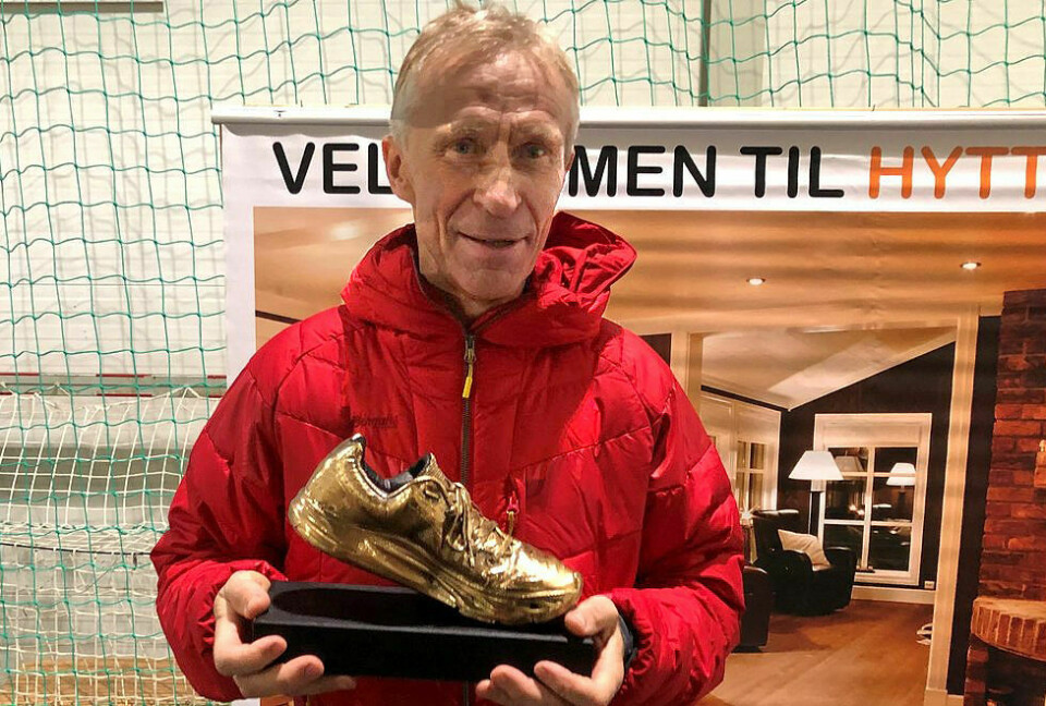 Kondis' gullsko til Karoline Bjerkeli Grøvdal og Jakob Ingebrigtsen Gullskovinner: Kristen Aaby mottok beviset på at han ble årets langdistanseløper, veteran, i 2018 under Hytteplanmila nå i helga. Foto: Trond Hansen
