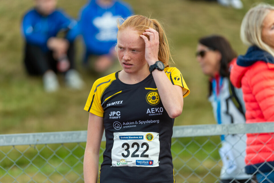 UM 2020: Malin Hoelsveen suveren i J15, Leona Andersen Vedvik vant J16 på 800 meter J16_800m_Heat2_Hedda Høntorp_DSC9729.jpg