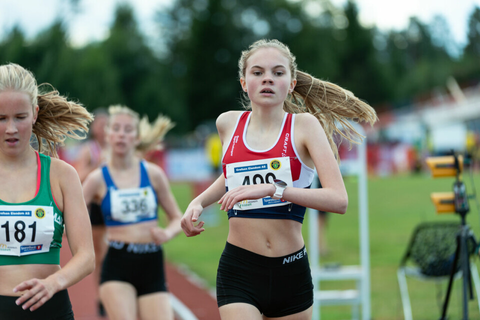 UM 2020: Malin Hoelsveen suveren i J15, Leona Andersen Vedvik vant J16 på 800 meter J16_800m_Heat2_Hedda Helgheim (499)_DSC9742.jpg