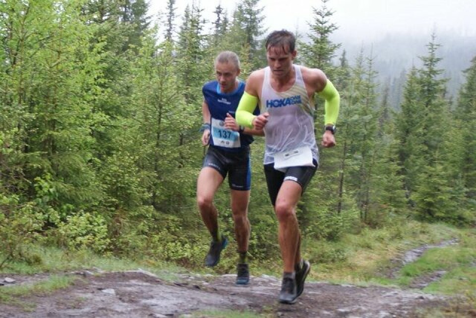 Ola Korbøl i aksjon i Birkebeinerløpet på lørdag sammen med Eirik Richenberg (137) der han løp inn til 12. plass på 1.15.32. (Foto: Stein Arne Negård) Ola Korbøl i aksjon i Birkebeinerløpet på lørdag sammen med Eirik Richenberg (137) der han løp inn til 12. plass på 1.15.32. (Foto: Stein Arne Negård)