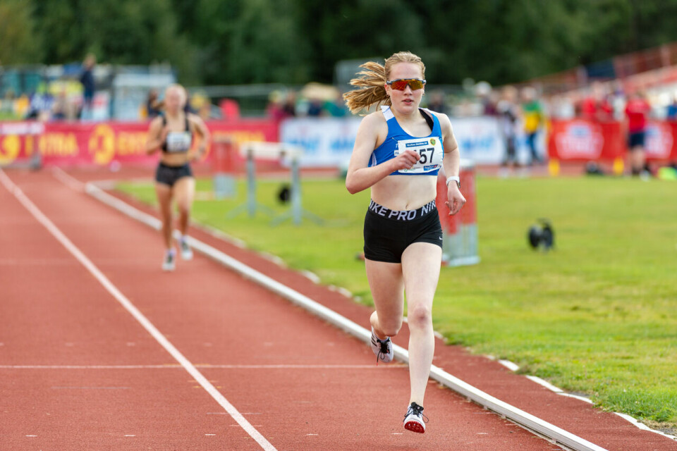 UM 2020: Malin Hoelsveen suveren i J15, Leona Andersen Vedvik vant J16 på 800 meter J16_800m_Heat1_Nora Storås Sommer (457)_DSC9724.jpg