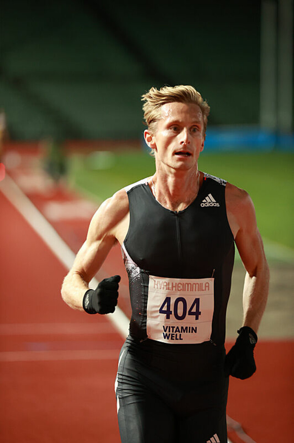 273 løpere feiret brødrene Arne og Knut i Kvalheimmila på Bislett Ferdinand Kvan Edman_1.jpg