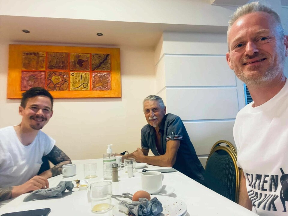 Magnus Thorud: Veien til Sparta - løpsrapport del 1 Magnus_Eiolf_Simen_frokost-rapport-del1.jpg