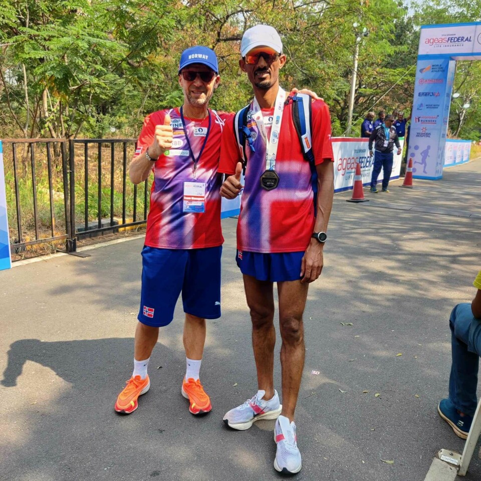 Norsk 4. plass i VM på 50 kilometer Asgeir Bøgeberg og Ebrahim Abdulaziz.jpg
