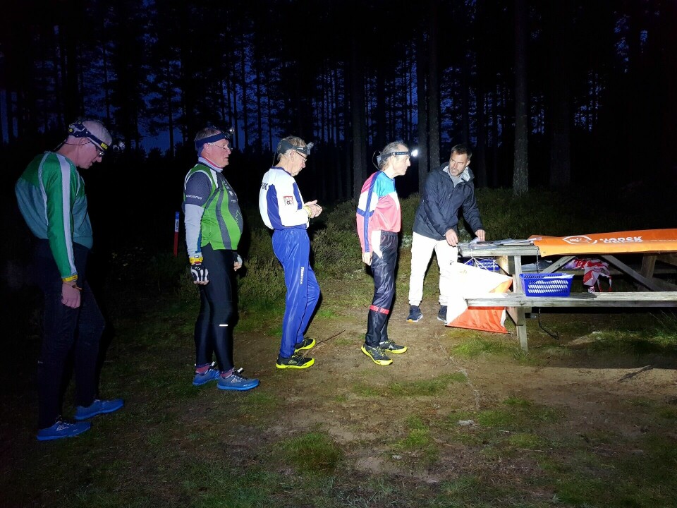 Nattjakta, natt o-løpene i grenseland, er i gang En l¢per ut hvert minutt.jpg