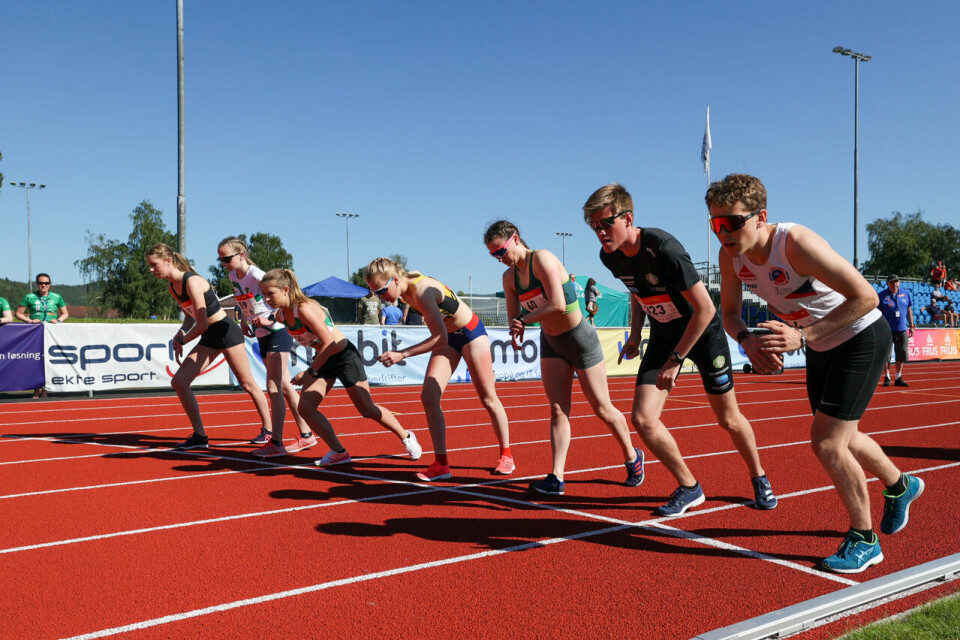 5000 m kappgang: Suveren seier for menn, jevnt i dameklassen kappang start.jpg