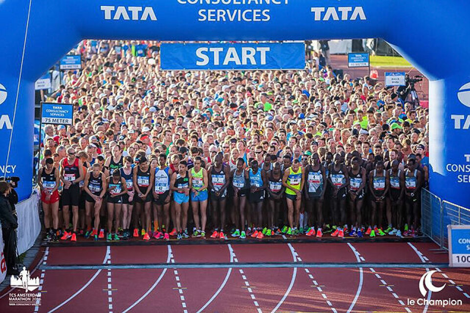 Klar for start: Maratonløperne starter inne på Olympiastadion fra 1928, mens øvrige løp starter på utsiden av stadion. Foto: Arrangøren/Vincent van den Boogaard Klar for start: Maratonløperne starter inne på Olympiastadion fra 1928, mens øvrige løp starter på utsiden av stadion. Foto: Arrangøren/Vincent van den Boogaard