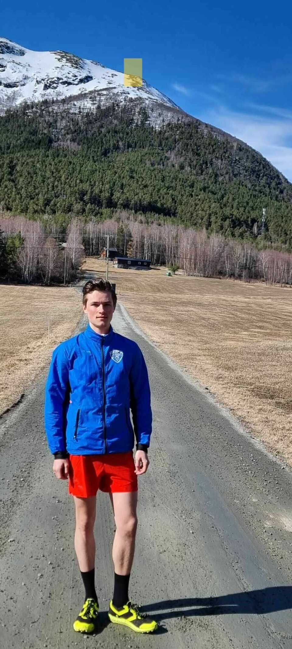 Skjåk IL er tilbake igjen med Flækøyhøe Upp den 15. juni Simen ståande med merka målgang.jpg