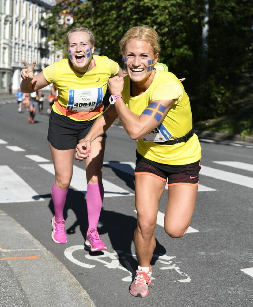 Kondis fulgte Oslo Maraton 2017 - få oversikten over 15 saker her Moa Gustafsson (t.v.) og Cornelia Örtenwall