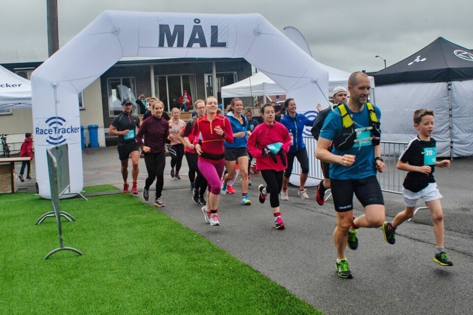 Farris Ultra med 98 deltagere på 13, 21 og 67 km Start_13km (1280x851).jpg