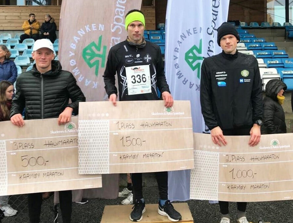Pernilla Epland og Lars Lunde med sterke 10 km-løp i Karmøy Maraton KM-halvmaratonpallen.jpg