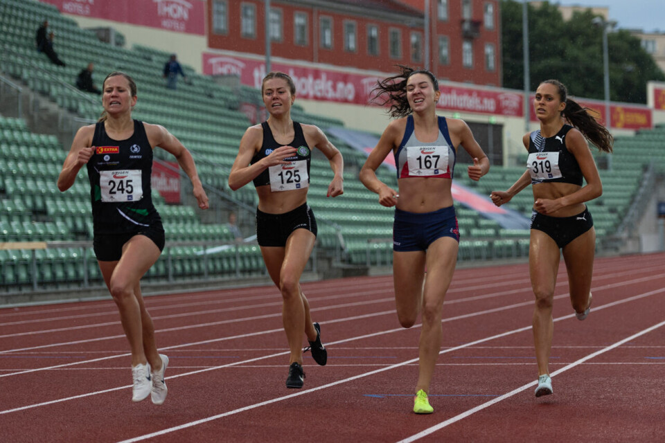 Amalie Sæten med 2.06,14 og seier på 800 m B_heat_Målgang_Christina Maria Toogood_DSC7553.jpg